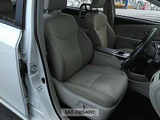 Toyota PRIUS ALPHA 2016-01 282475-9