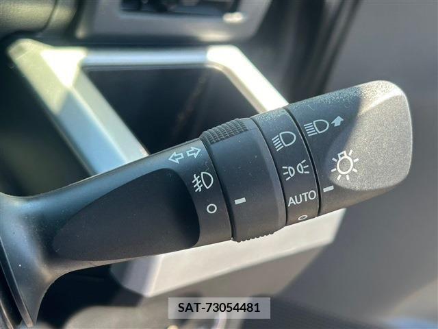 Toyota Pixis Mega 2018-09 281444-13