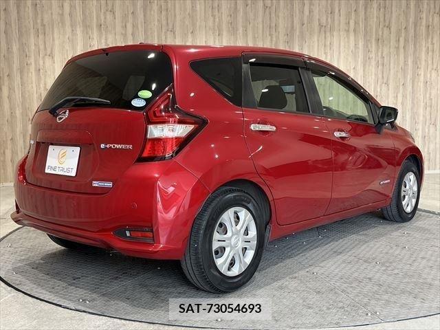 Nissan NOTE 2017-06 305374-4