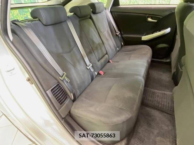 Toyota PRIUS 2015-06 322058-9