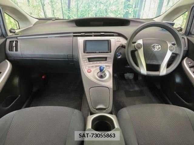 Toyota PRIUS 2015-06 322058-1