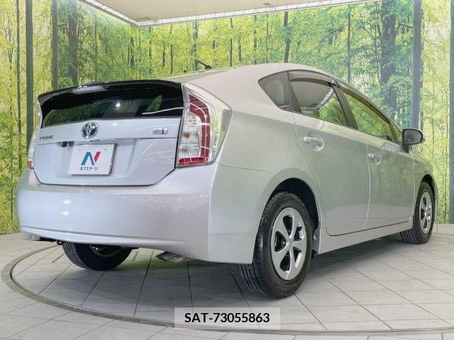 Toyota PRIUS 2015-06 322058-17