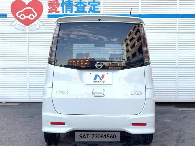 Nissan ROOX 2012-03 324229-15