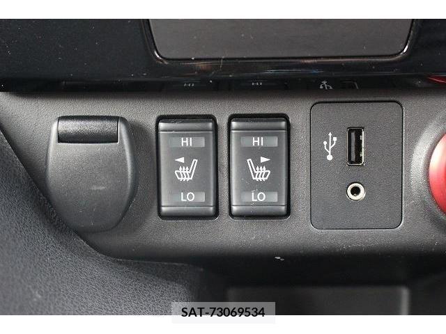 Nissan LEAF 2018-08 324792-5