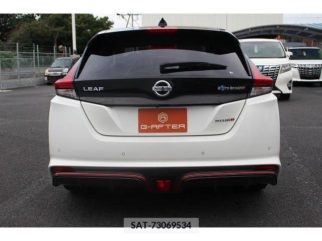 Nissan LEAF 2018-08 324792-8