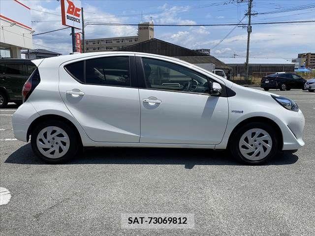 Toyota AQUA 2019-06 314104-11