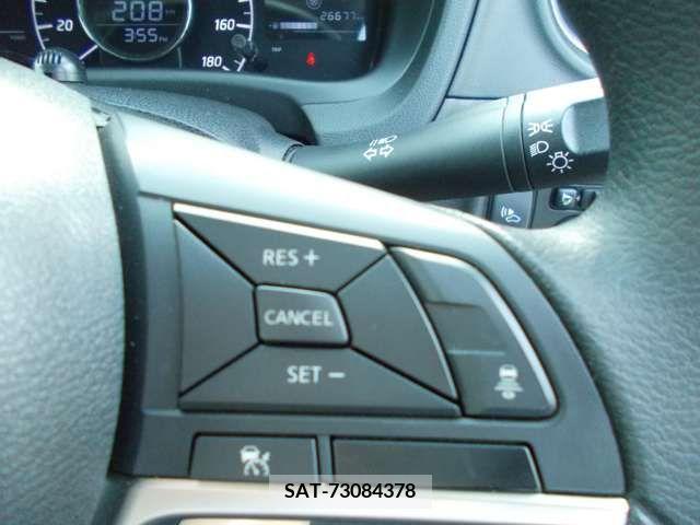 Nissan NOTE 2017-09 305396-9