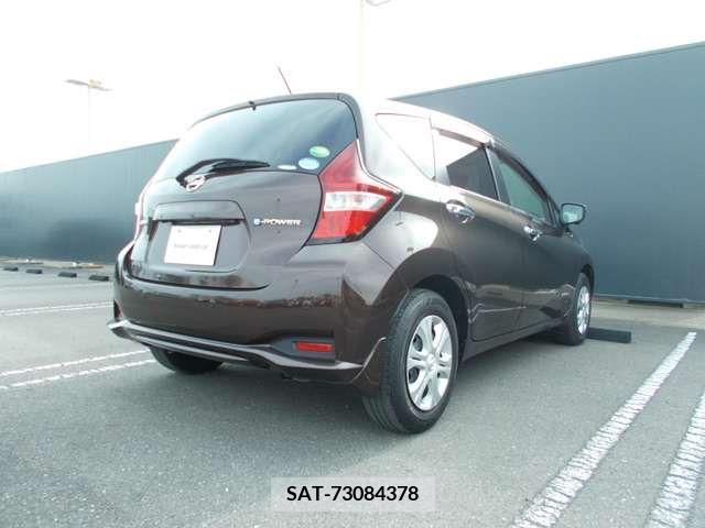 Nissan NOTE 2017-09 305396-1