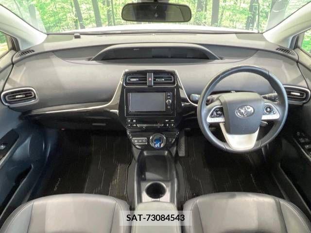 Toyota PRIUS 2018-06 282131-1