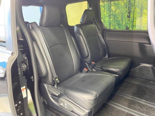 Toyota VOXY 2021-07 184770-9