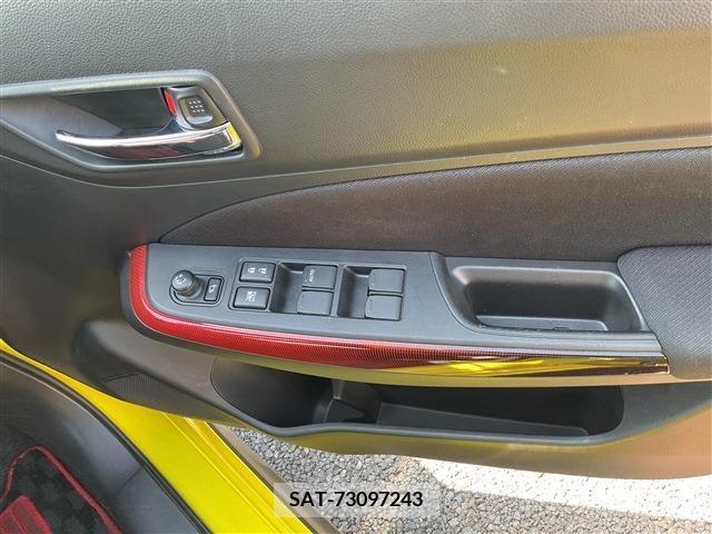 Suzuki SWIFT 2022-01 286679-11