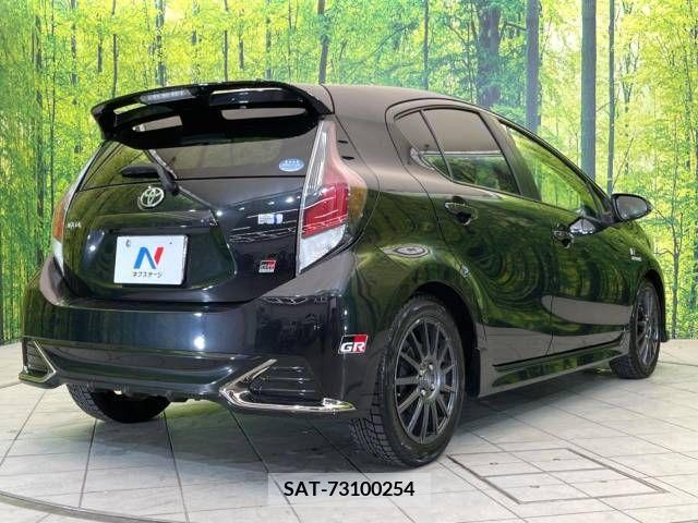 Toyota AQUA 2018-05 260281-17