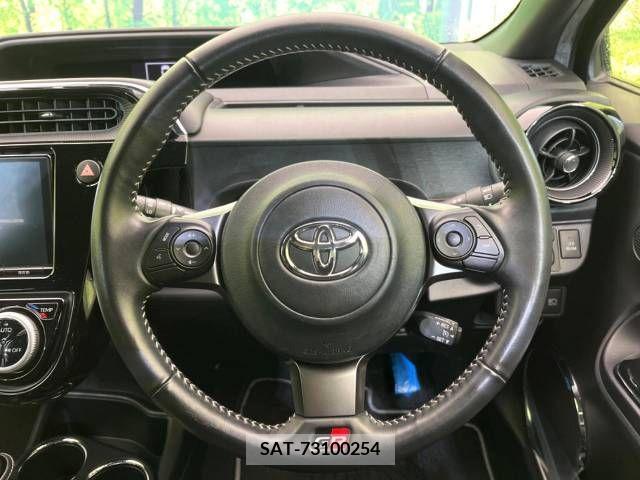 Toyota AQUA 2018-05 260281-11