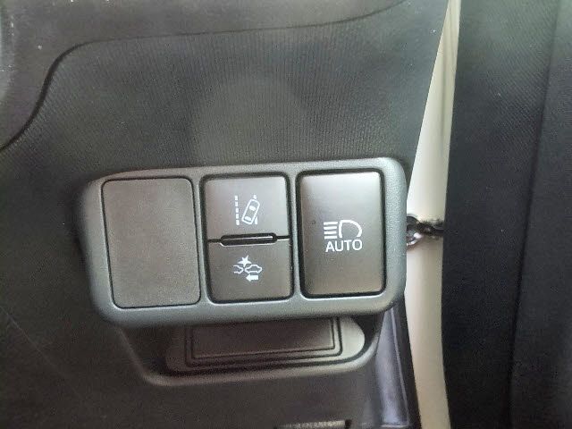 Toyota AQUA 2016-07 28607-17