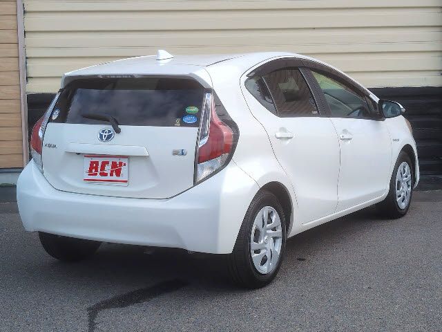 Toyota AQUA 2016-07 28607-2