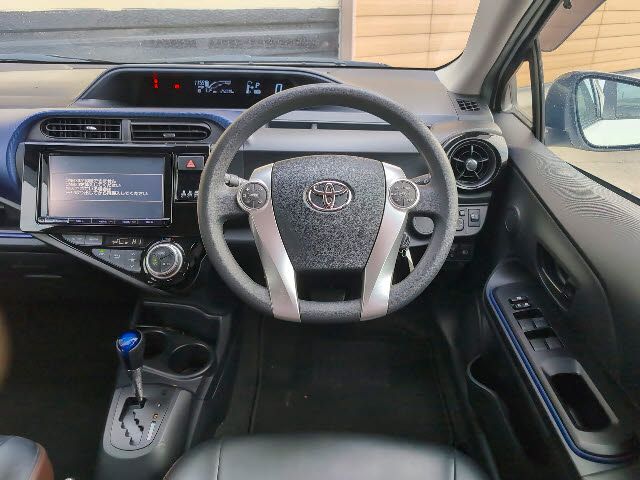 Toyota AQUA 2016-07 28607-1