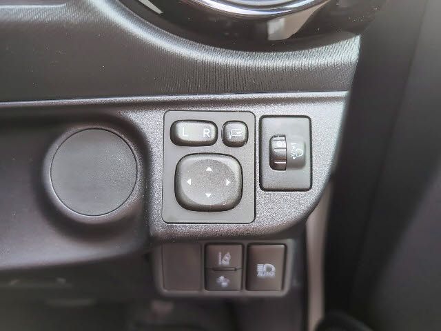 Toyota AQUA 2016-07 28607-16