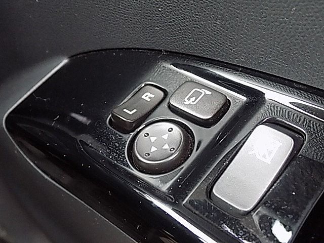 Nissan ROOX 2010-02 22214-15