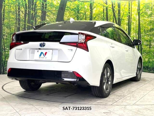 Toyota PRIUS 2021-10 366443-17