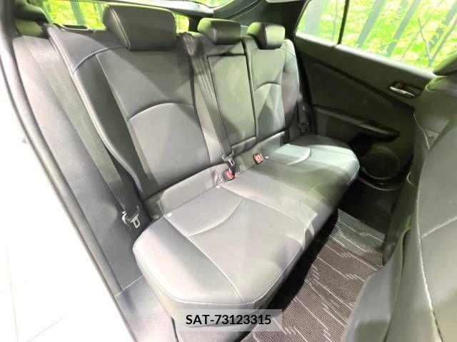 Toyota PRIUS 2021-10 366443-9
