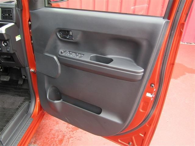 Daihatsu WAKE 2014-11 9360-12