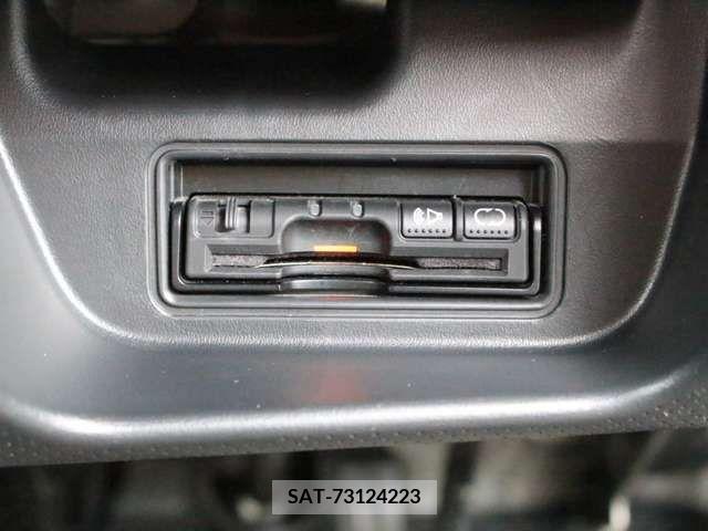 Nissan Wingroad 2011-03 240489-16
