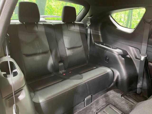 Mazda CX-8 2017-11 27926-10