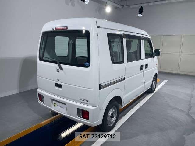 Suzuki EVERY 2013-03 297467-7