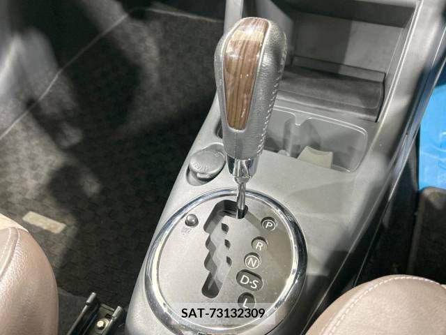 Suzuki SWIFT 2010-06 320898-19