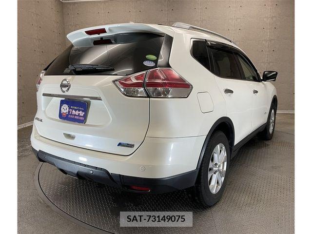 Nissan X-TRAIL HYBRID 2015-06 384661-1