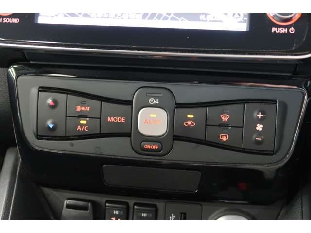 Nissan LEAF 2018-05 4236-7