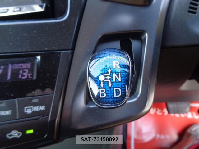 Toyota PRIUS ALPHA 2013-11 386997-19
