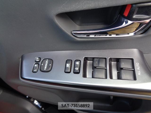 Toyota PRIUS ALPHA 2013-11 386997-24