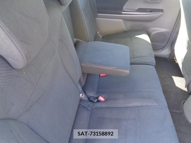 Toyota PRIUS ALPHA 2013-11 386997-9