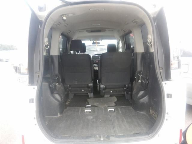 Toyota VOXY HYBRID 2015-03 188741-8