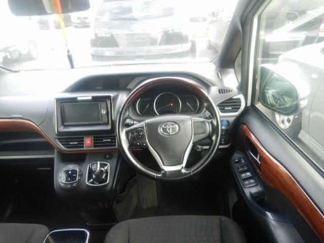 Toyota VOXY HYBRID 2015-03 188741-9