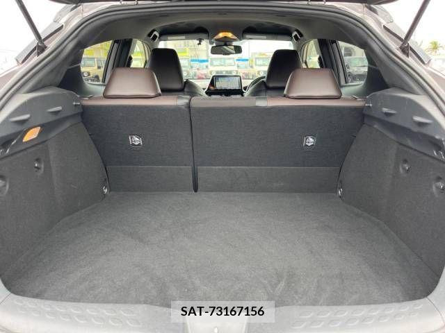 Toyota C-HR 2018-01 255419-13