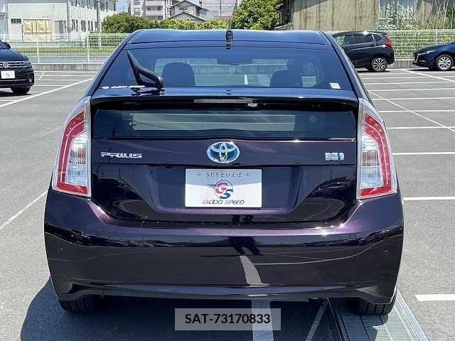 Toyota PRIUS 2013-08 282171-11