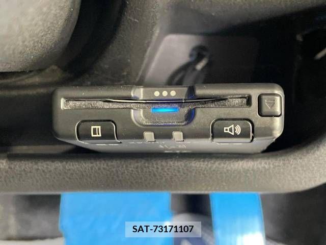 Nissan NOTE 2019-04 279853-6