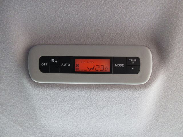 Nissan ELGRAND 2012-01 577-27