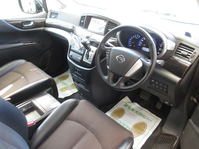 Nissan ELGRAND 2012-01 577-6