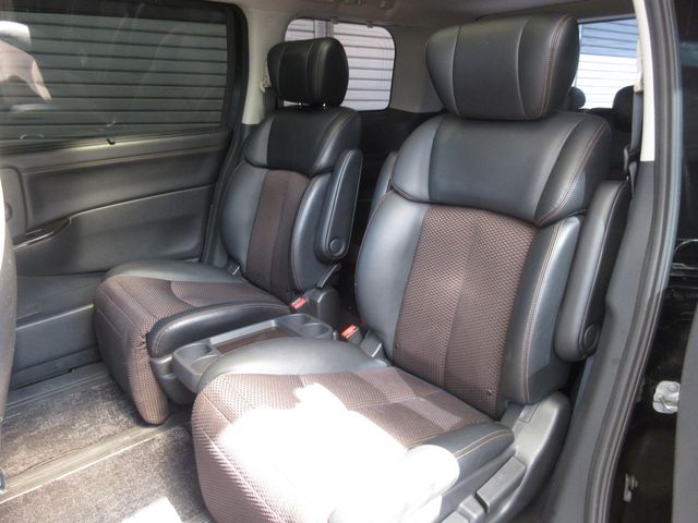 Nissan ELGRAND 2012-01 577-11