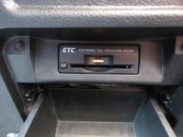 Nissan ELGRAND 2012-01 577-24