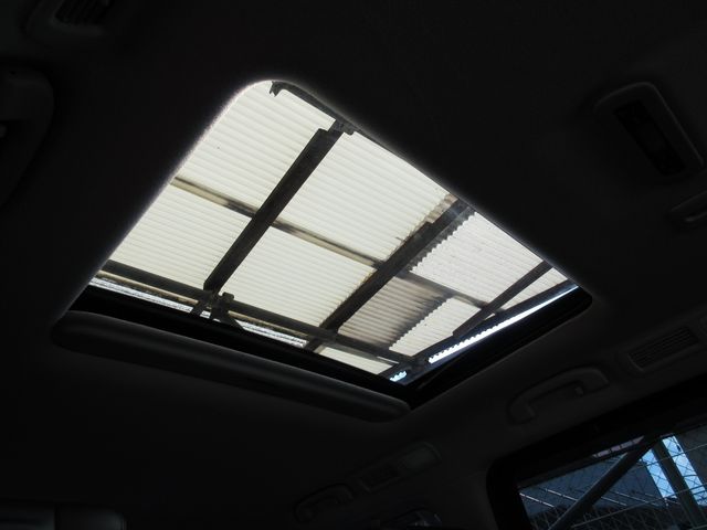 Nissan ELGRAND 2012-01 577-26