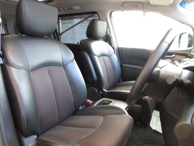 Nissan ELGRAND 2012-01 577-5