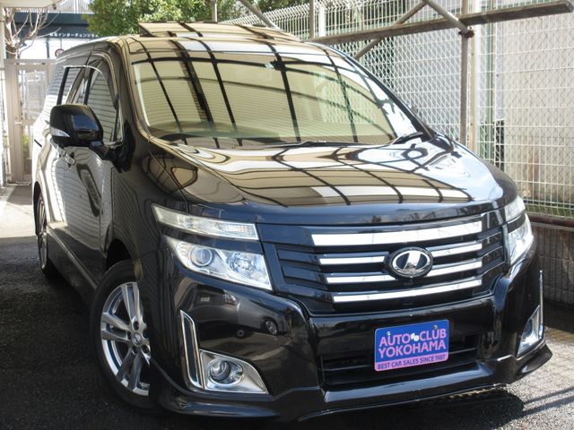 Nissan ELGRAND 2012-01 577-2