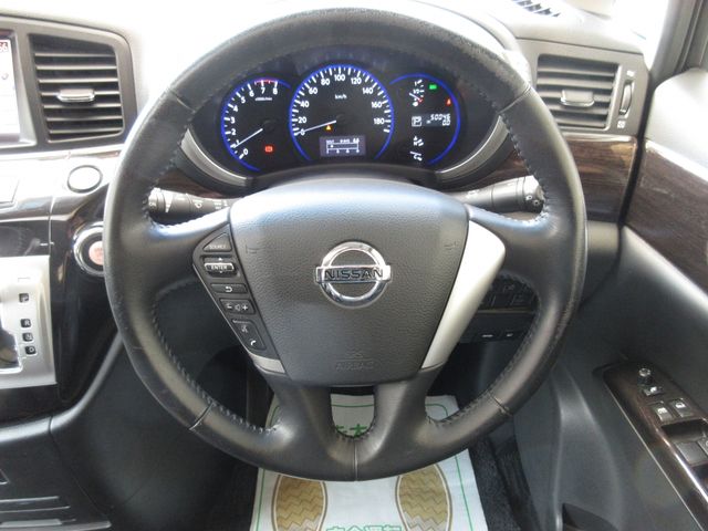 Nissan ELGRAND 2012-01 577-16