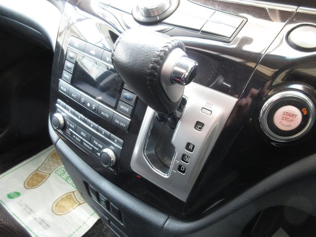 Nissan ELGRAND 2012-01 577-18