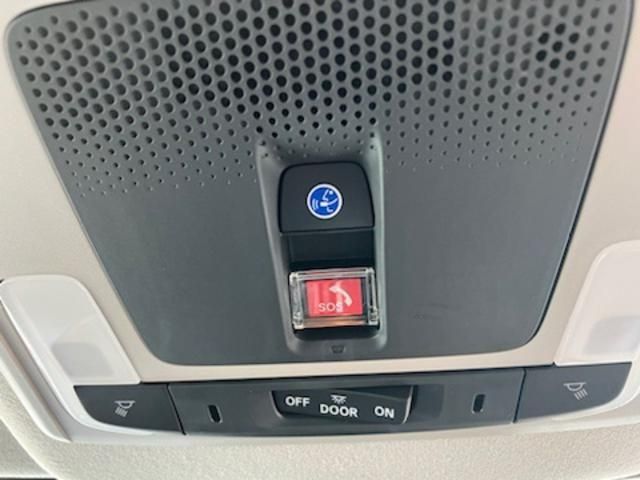 Honda VEZEL 2023-08 10248-9