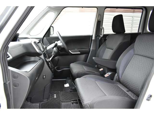 Mitsubishi DELICA D2 2017-10 16727-12